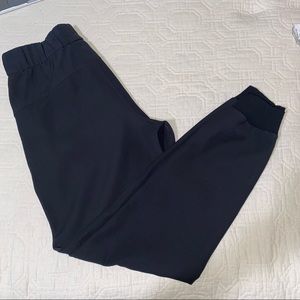 On the Fly Jogger Woven